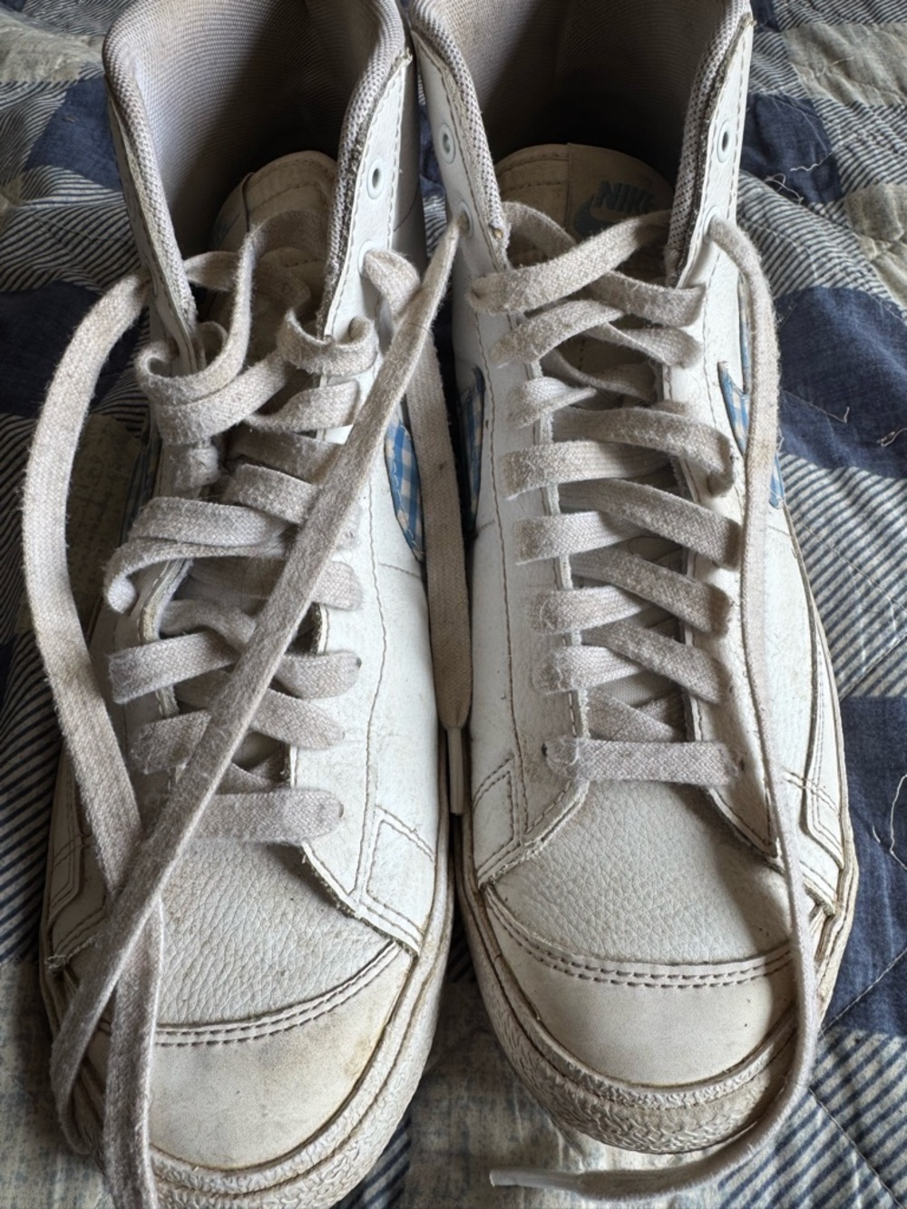 Nike High-Top Sneakers in Off-White with Blue Accent